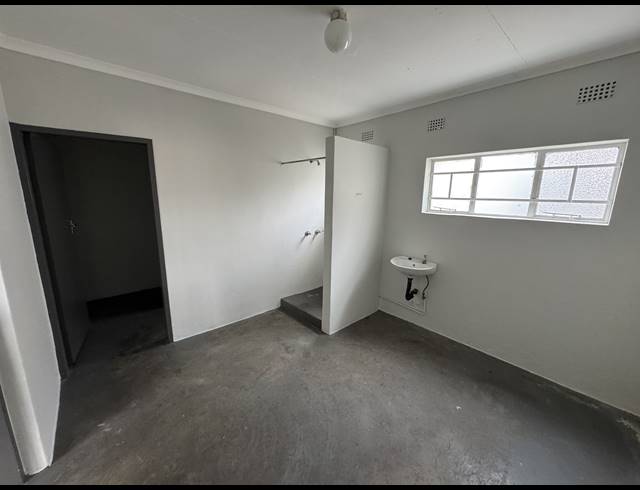 400M² WAREHOUSE TO LET IN WYNBERG